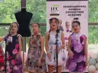 Млади дизайнери шокираха с уникални колекции на дипломно ревю!