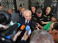 Демерджиев: Мъжете говорят в очите, а не във Фейсбук. Пожелавам успех на Кандев!