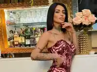 Скандалът с Марешка: Дилърът замисли заграбване на колата й!