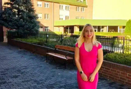 Емили Тротинетката: Шокираща трансформация и нов живот в супермаркет!