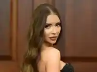 Шок! Ергенката Симона Стоева напомпа бицепси на щангист!
