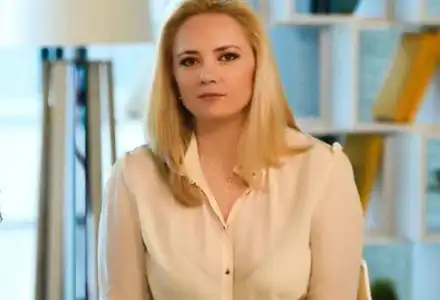 Шок! Лора Крумова нежелано рекламира хапчета за менопауза!