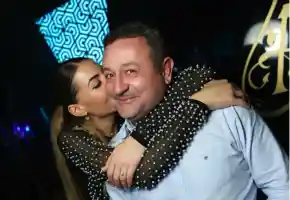 Скандал! Годеницата на Рачков с булчинска рокля за цената на автомобил!