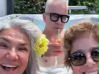 69 и 66: Катето Евро и Марта Вачкова шокираха с гола сцена пред Банев!