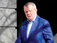 Скандал! Румен Вълка с две Ферарита, докато го съдат за 150 млн. лв!