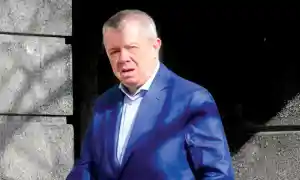 Скандал! Румен Вълка с две Ферарита, докато го съдат за 150 млн. лв!