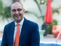 В „Трейтърс“: Политик си прави компания с Поли Генова, Ваня Щерева, Наум Шопов и жена му Теа