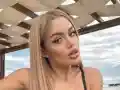 Брадърката Мина лъска тоалетни