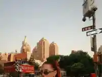 Дара взриви Ню Йорк с новата си песен!