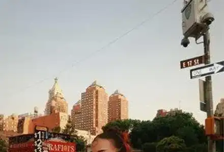 Дара взриви Ню Йорк с новата си песен!