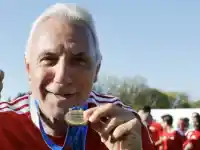 Дядо мечта: Христо Стоичков се разнежи с внуците, трогна мрежата! (СНИМКИ с малчуганите)