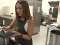 Шок! Енджи Касабие крие виното в Черешката на тортата!
