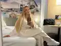 Малина затвори 100 буркана компот от вишни