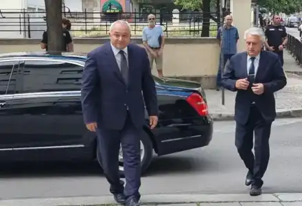 Шок! Вътрешният министър Демерджиев крие 15 имота и тайни спестявания!