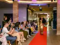 Скандалният POP-UP BAZAAR привлича внимание в София!