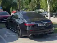 Скандал! Софи Маринова паркира на инвалидно място в Люлин!