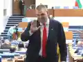 Скандал! Пеевски на две места едновременно? Разкрития от парламента!