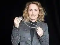 Албена Павлова – звездата от Сатиричния театър, Столичаните, „Комиците“ и „Вяра, надежда, любов“: Такава веселячка съм, че май съм се родила на няколко ракии