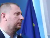 Докато министърът говори за 31%, собственото му държавно дружество е на 58% - крадецът вика дръжте крадеца
