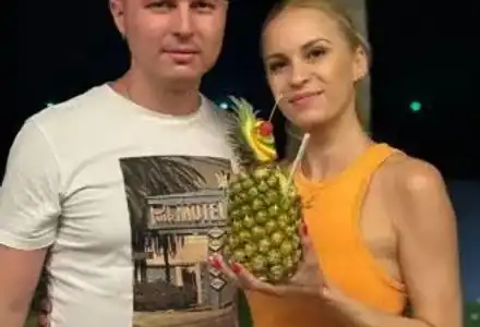 Гъмзата шокира с любовно признание към жена си!