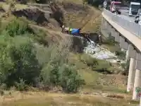 Камион падна от мост на магистрала "Струма", водачът загина