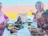 Шокиращи тайни от живота на Мими Иванова на море с внучката!