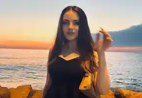Не й стига да е умна, иска и да е секси!! Нургюл Салимова втрещи нета с РАЗГОЛЕНИ СНИМКИ! (ВИЖ ТУК)