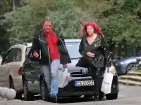 Шок в супермаркета: Петя Буюклиева наби мъжа си!