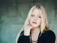 Шокираща прилика! Щерката на Ледената кралица заема сцената!