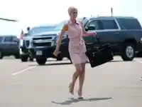Скандал с Тръмп и помощничката му шокира Мелания!