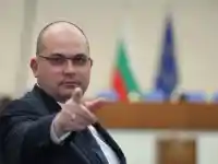 Верни ли са слуховете, че бившият депутат на “Възраждане” Златан Златанов си пада по малки момиченца и момченца?