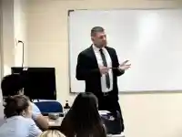 Зам.-министърката Павлета Пеловска вилнее на Малдивите и в Испания с богата любовница – брокер на недвижими имоти