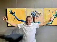Зуека рисува любовницата на Дали