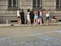 Скандал на парламента: Бой между тийнейджъри шокира София!