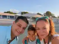 Йоанна Темелкова изпрати детето на училище