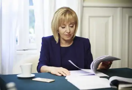 Скандал! Мая Манолова шокира с новия си пост в КЗП!