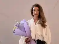 Никол изправи буклите