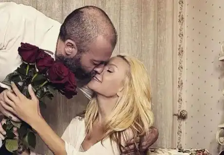 Нойзи се обясни в любов на Мария