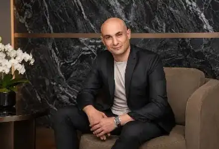 Основателят на клиники Derma-Act д-р Константинос Пагидас с ЕКСКЛУЗИВНО интервю за глобалното лайфстайл списание Rentless Magazine:  НАШАТА ФИЛОСОФИЯ Е ДА СЪХРАНЯВАМЕ ИДЕНТИЧНОСТТА С ЕЛЕГАНТНОСТ И ХАРМОНИЯ