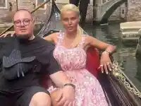 Светлана ламти за издръжка от 15 000 евро на месец, Гущеров блокира делото