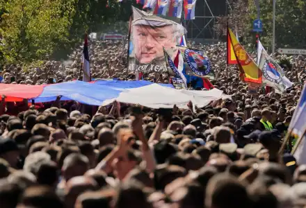 Шок! Сърбия погреба Ратко Младич с военни почести!