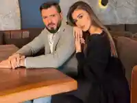 Скандалът на годината: Йоана Илиева на колене пред Елвиса!