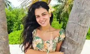 Телевизор падна върху главата на синоптичката Деница Стоянова
