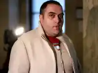 Шок! Уволнен директор с камери в тоалетни става зам.-директор!