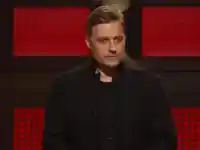 Владо Карамазов побърка фенки