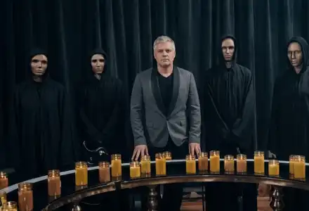Владо Карамазов побърка фенки