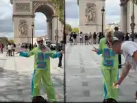 ВЪРХЪТ НА ПРОСТОТИЯТА!! Камелия мята гьобеци пред Триумфалната арка, взеха я за просякиня! (ВИЖ ТУК)