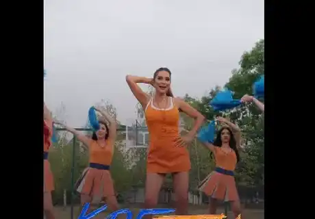 Бони стана мажоретка