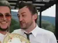 Евгени Минчев изненада Любо Киров с букет