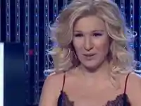 Гала шокира ефира с бикини разкрития! Какво носи под дрехите си?